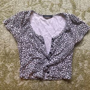 brandy melville cheetah print crop top henley